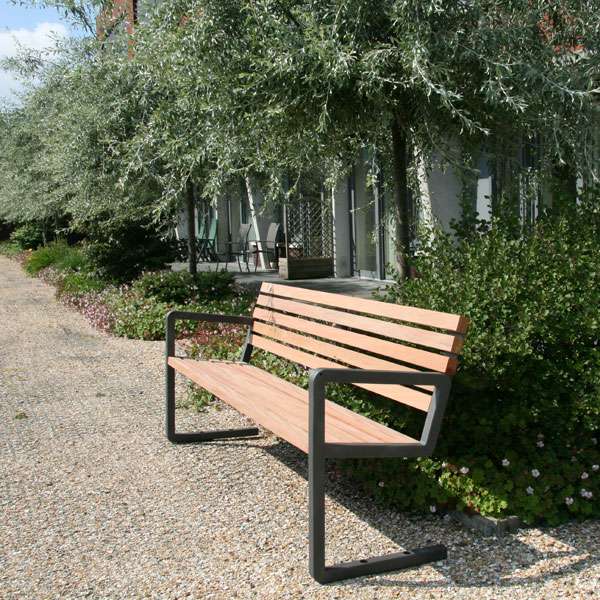 Katu- ja puistokalusteet | Istuimet | FalcoNine Istuin (kovapuu) | image #2 |  