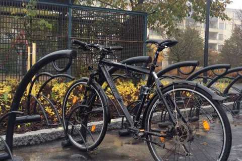 Falco Ion pyörätelineet, Helsinki Selkämerenpuisto