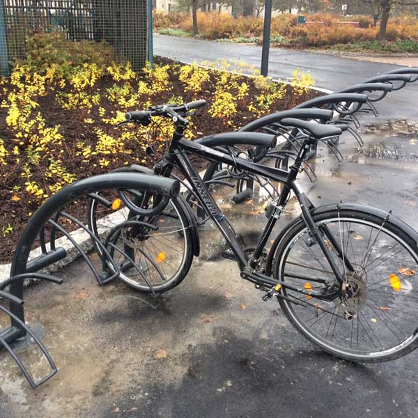 Falco Ion pyörätelineet, Helsinki Selkämerenpuisto