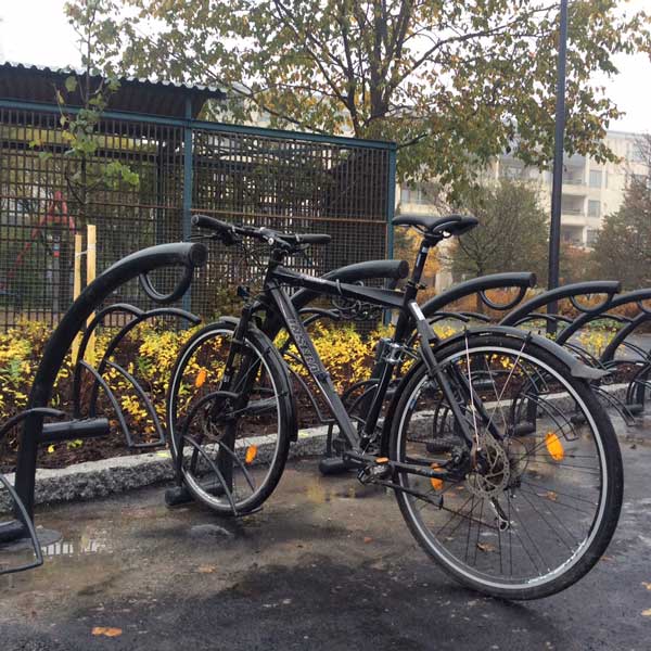 Falco Ion pyörätelineet, Helsinki Selkämerenpuisto