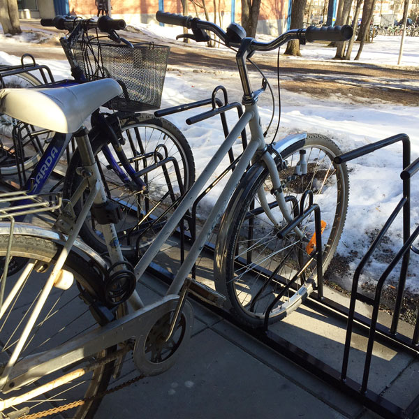 Falco Ideal pyörätelineet Jyväskylän Yliopistolle