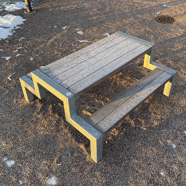 Hyvinkää, Hangonsillantalo, Falco Bloc pikniksetit