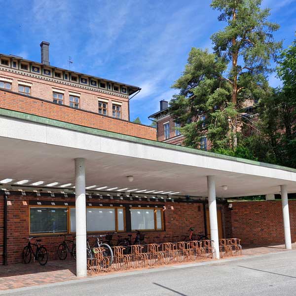 Seminaarimäen kampusalue, FALCO Ideal 2.0 runkolukittavat pyörätelineet