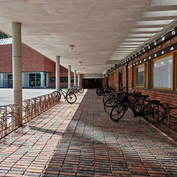 Seminaarimäen kampusalue, FALCO Ideal 2.0 runkolukittavat pyörätelineet