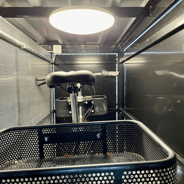 Falco Lok-Q pyöräkaapit asennettiin Helsinkiin Lauttasaaren kartanon piha-alueelle