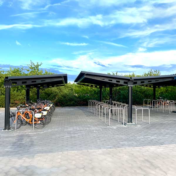 Toimitimme Mäntsälän rautatieasemalle Falco Hoth pyöräkatoksia